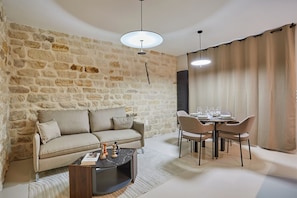 Living area - Apartment Center of Paris (Paris)