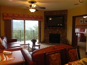 Smart TV, fireplace
