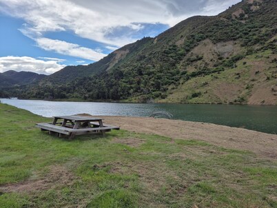 Cottage on Woodchester Station, family friendly.