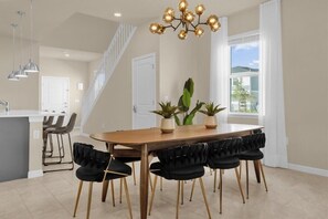 Dining - 7 Bedrooms / 5.5 Bathrooms / Windsor Cay (16203TW) (Clermont)