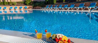 Townhouse w/ Pool and BBQ in Albufeira