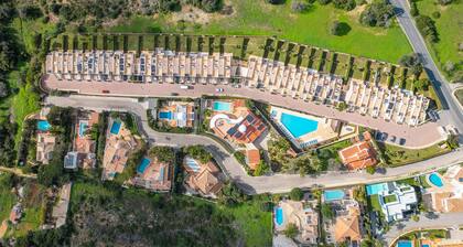 House w/ Pool, Sea View & BBQ – Albufeira