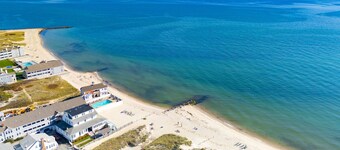 Walk to Beach, Pet-Friendly, Ping Pong & Fire Pit