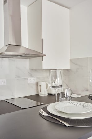 Ferienhaus | Eigene Küche | Wasserkocher mit Kaffee-/Teezubehör, Kühlschrank, Mikrowelle