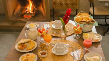 Desayuno bufé gratuito y diario