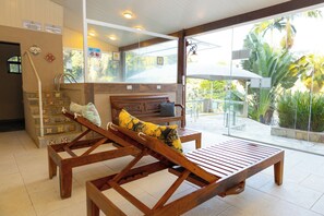 Indoor pool, outdoor pool - Pousada Reserva Penedo (Itatiaia)