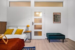 1 habitación, escritorio, tabla de planchar con plancha y wifi gratis 