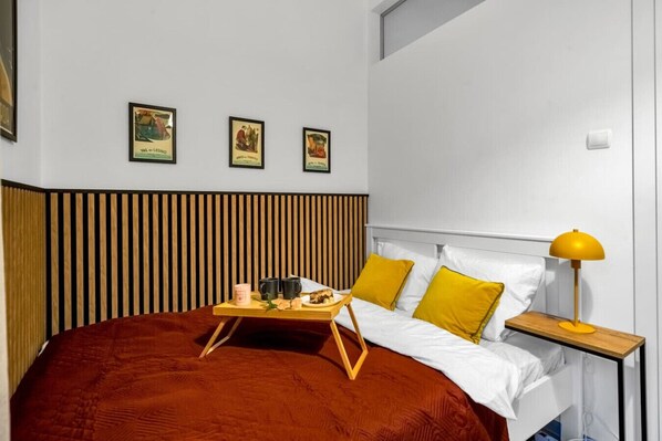 1 chambre, bureau, fer et planche à repasser, accès au Wi-Fi (inclus)