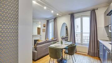 Apartment | Dining