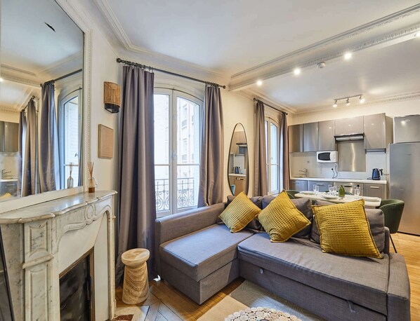 Apartment | Living room - Charming Apartment Center of Paris by Studio Prestige (Paris)