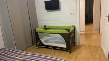 2 chambres, lit parapluie, Wi-Fi gratuit, draps fournis