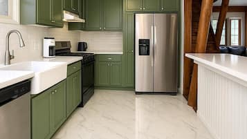 Fridge, microwave, stovetop, cookware/dishes/utensils