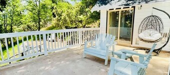 Mountain Cabin Retreat with Peekaboo Lake Views – 2 Bedrooms + Loft