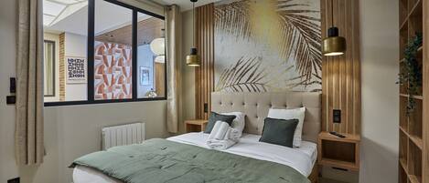 アパートメント | ノートパソコン用作業スペース、アイロン / アイロン台、ベッドシーツ