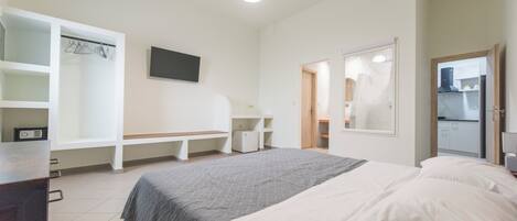 2 dormitorios, tabla de planchar con plancha, wifi y ropa de cama