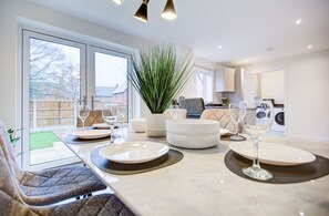 Dining - 33 CRANESBILL CLOSE, pet friendly, with a garden in Colchester (Colchester)