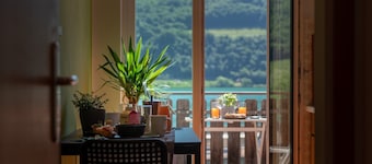 700A Apartments Am See