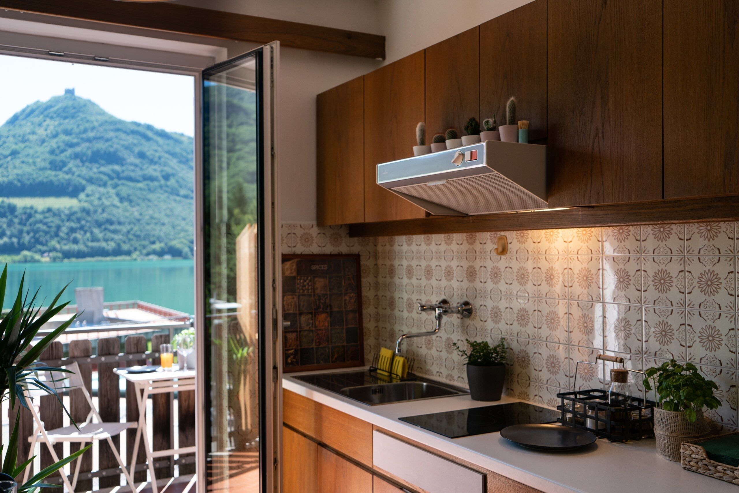 Coffee/tea maker, fridge, microwave, electric kettle