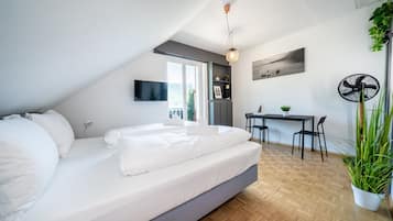 1 bedroom, free WiFi, bed sheets