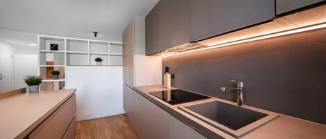 Fridge, microwave, dishwasher, coffee/tea maker