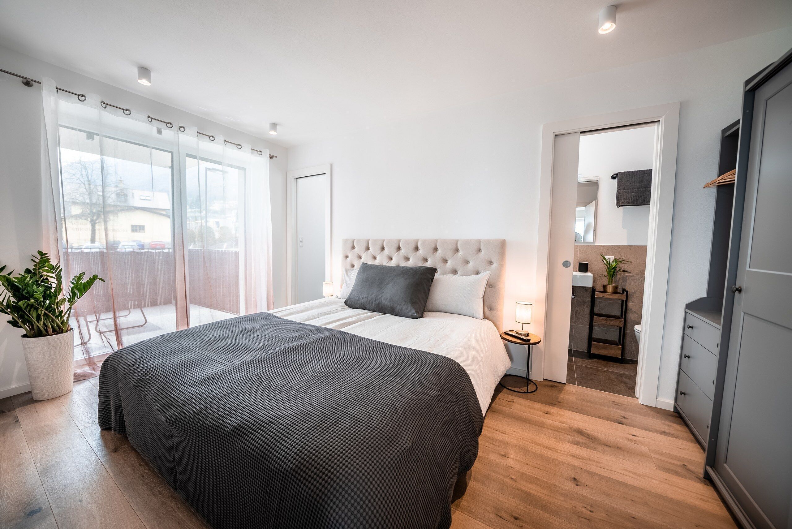2 habitaciones, wifi gratis y ropa de cama 
