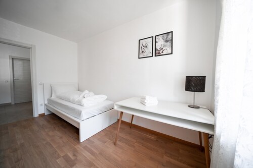 711A Apartment Garden 14