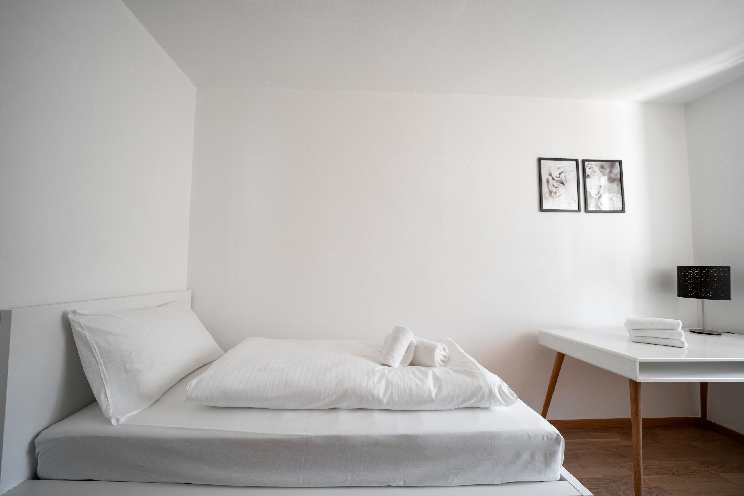 2 bedrooms, WiFi (free), bed sheets