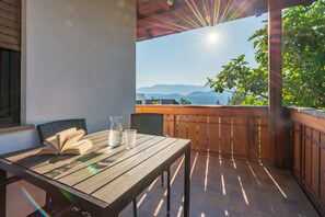 Outdoor dining - 714B Apartment Villa Vardia (Caldaro sulla strada del vino)