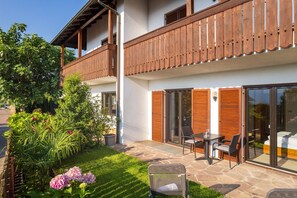 Outdoor dining - 714B Apartment Villa Vardia (Caldaro sulla strada del vino)