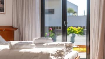 1 bedroom, WiFi (free), bed sheets