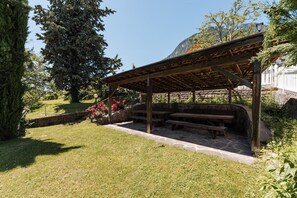 Outdoor dining - 718A Apartment  Ansitz Wieshof (Caldaro sulla strada del vino)