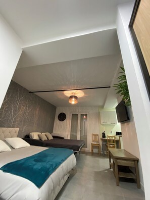 2 bedrooms, bed sheets