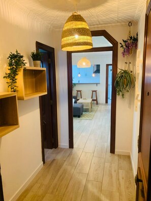 Apartment, 3 Bedrooms | Interior - Piso Centrico En Valencia Y Cerca De La Playa (Valencia)