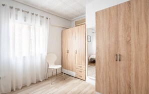 Apartment, 3 Bedrooms | Interior - Piso Centrico En Valencia Y Cerca De La Playa (Valencia)