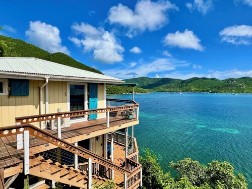 3 Bedroom Oceanfront Villa with Endless Blue Views