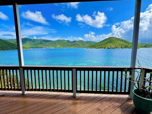 Property grounds - 3 Bedroom Oceanfront Villa with Endless Blue Views (Coral Bay)