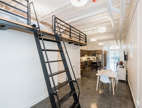 Modern Loft Haven | BBQ, Sleeps 6 |