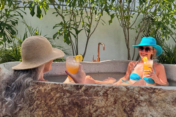 Outdoor spa tub