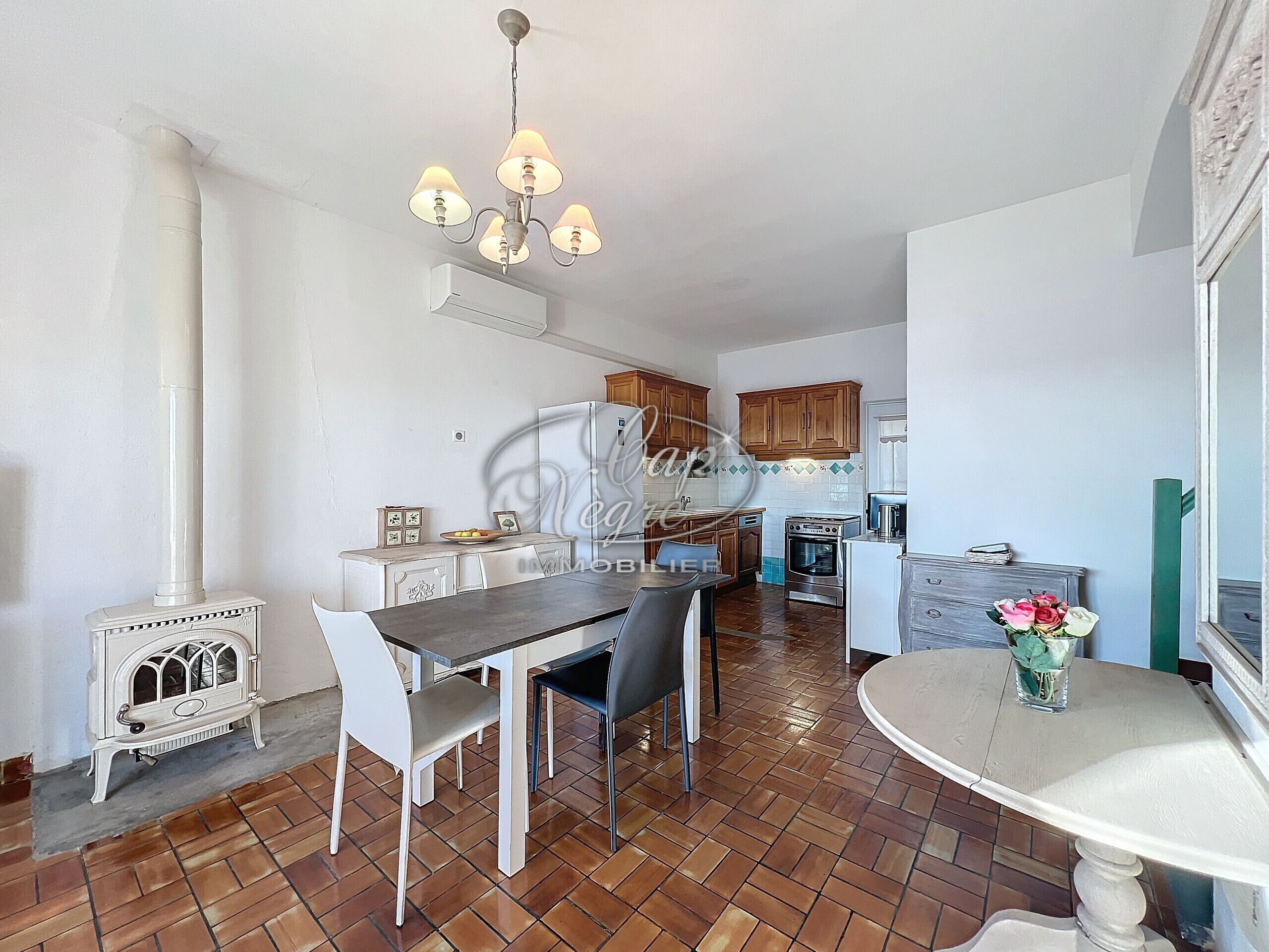 Réfrigérateur, micro-ondes, four, lave-vaisselle