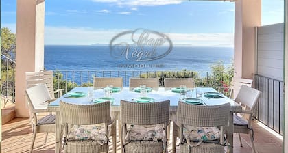 Maison 8 personnes classée 3 étoiles vue mer au Rayol-Canadel