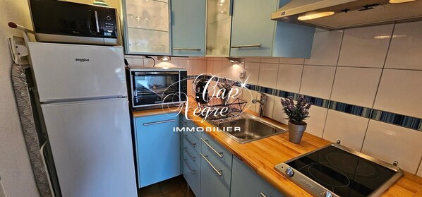 Refrigerador, microondas, horno, lavavajillas
