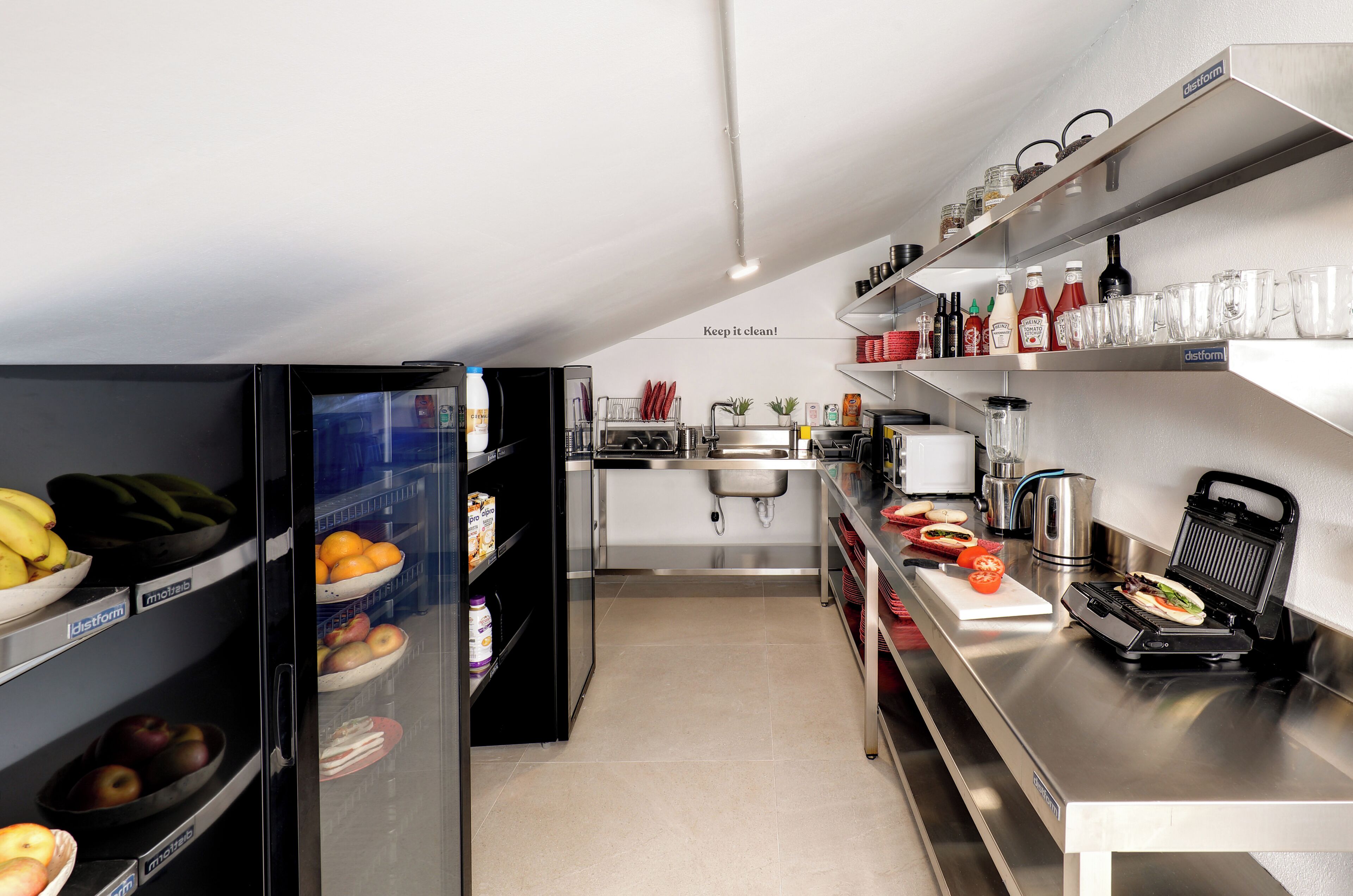 Photo - Coeo Hernan Ruiz Rooftop Pool Hostel