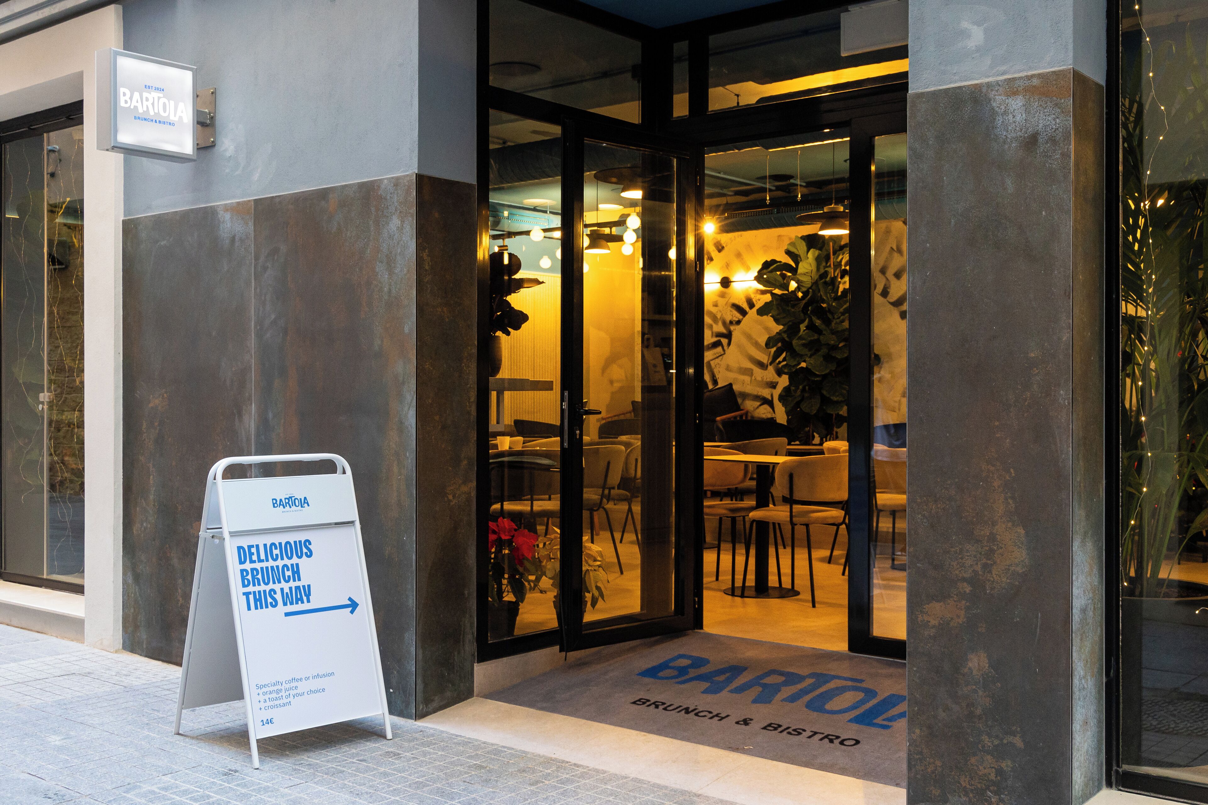 Photo - Coeo Hernan Ruiz Rooftop Pool Hostel