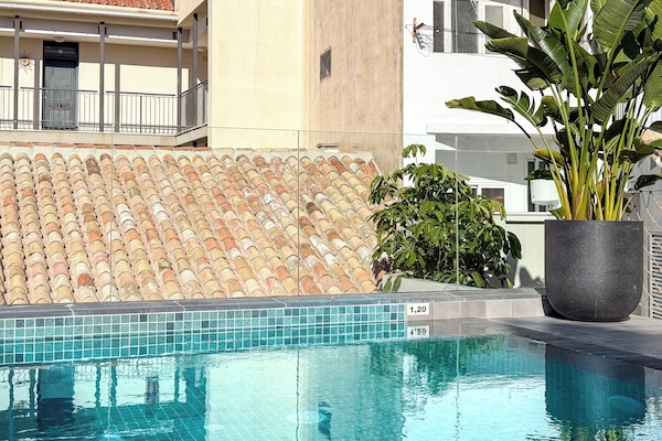 Outdoor pool, pool umbrellas