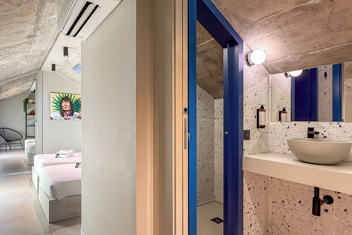 Superior vierpersoonskamer, 2 slaapkamers, privébadkamer | Gratis wifi