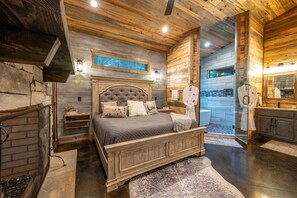 1 bedroom, iron/ironing board, WiFi, bed sheets - Hidden Pines - the ultimate cozy-cabin retreat for a couple's romantic getaway. (Broken Bow)