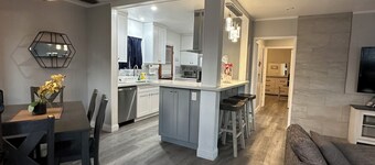 Charming 2-bedroom house in awesome Huntington Beach downtown steps to its beach