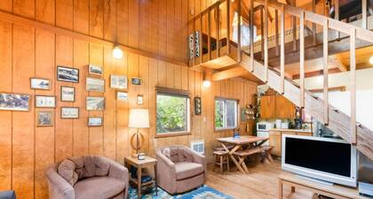 Cabin w/Wood Stove Dog Friendly