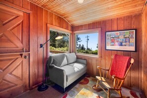 TV, fireplace - Oceanside w/Views, Dog-Friendly, Gas Stove (Oceanside)