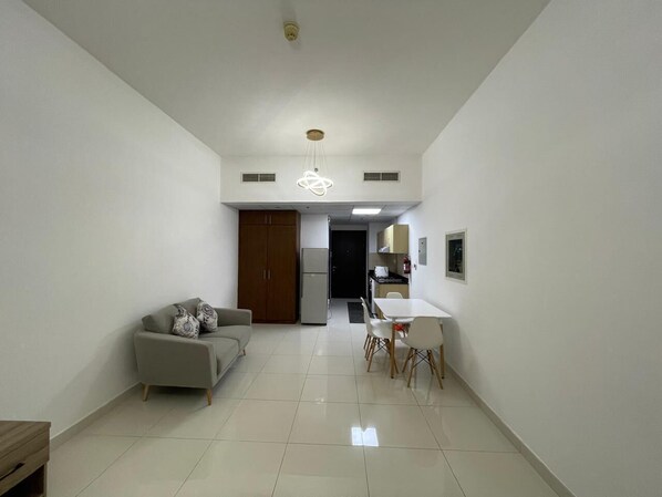 Interior - Cozy apartment in pleasant Sports City with AC, WiFi, fitness room, pool, Sauna (Dubai)